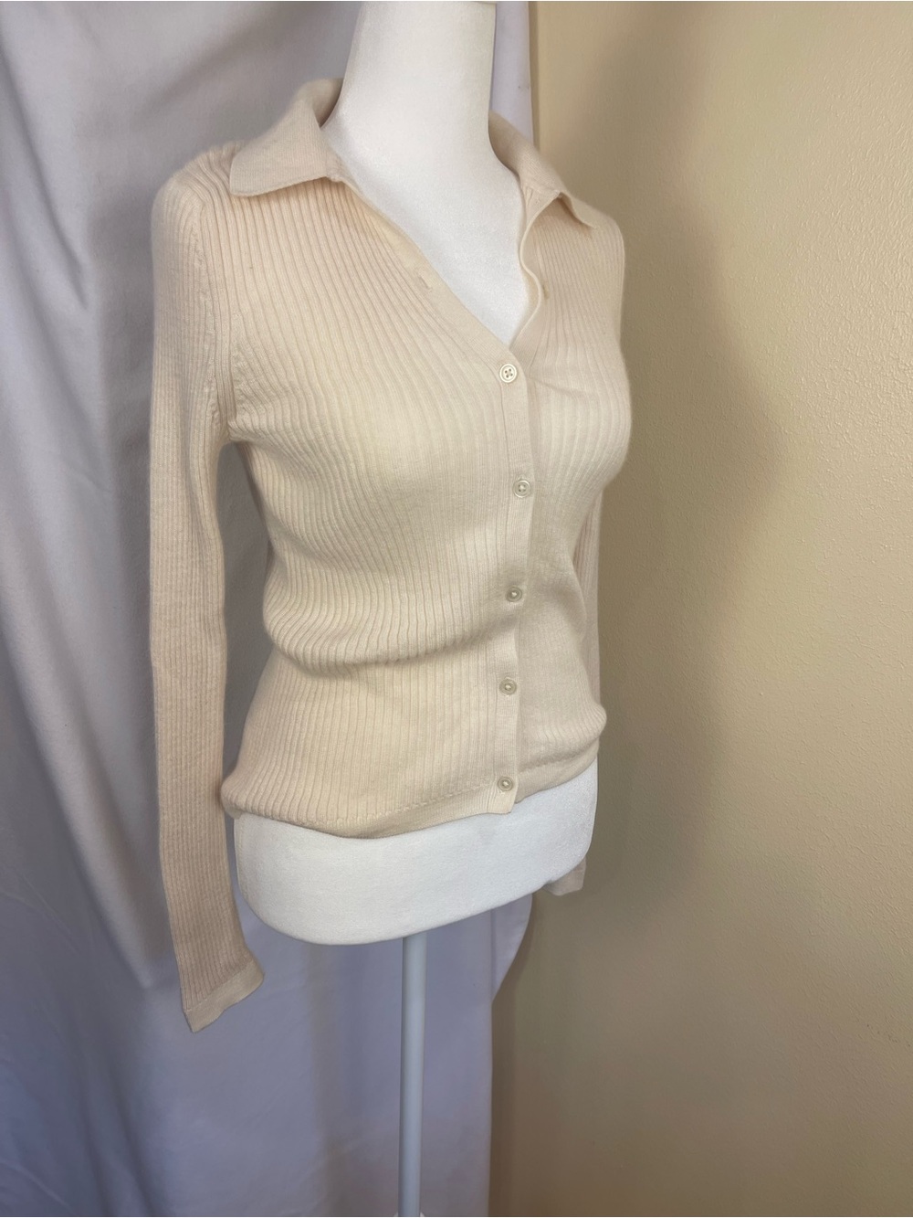 Uniqlo Cream Ribbed Button-Up Long Sleeve Cardigan